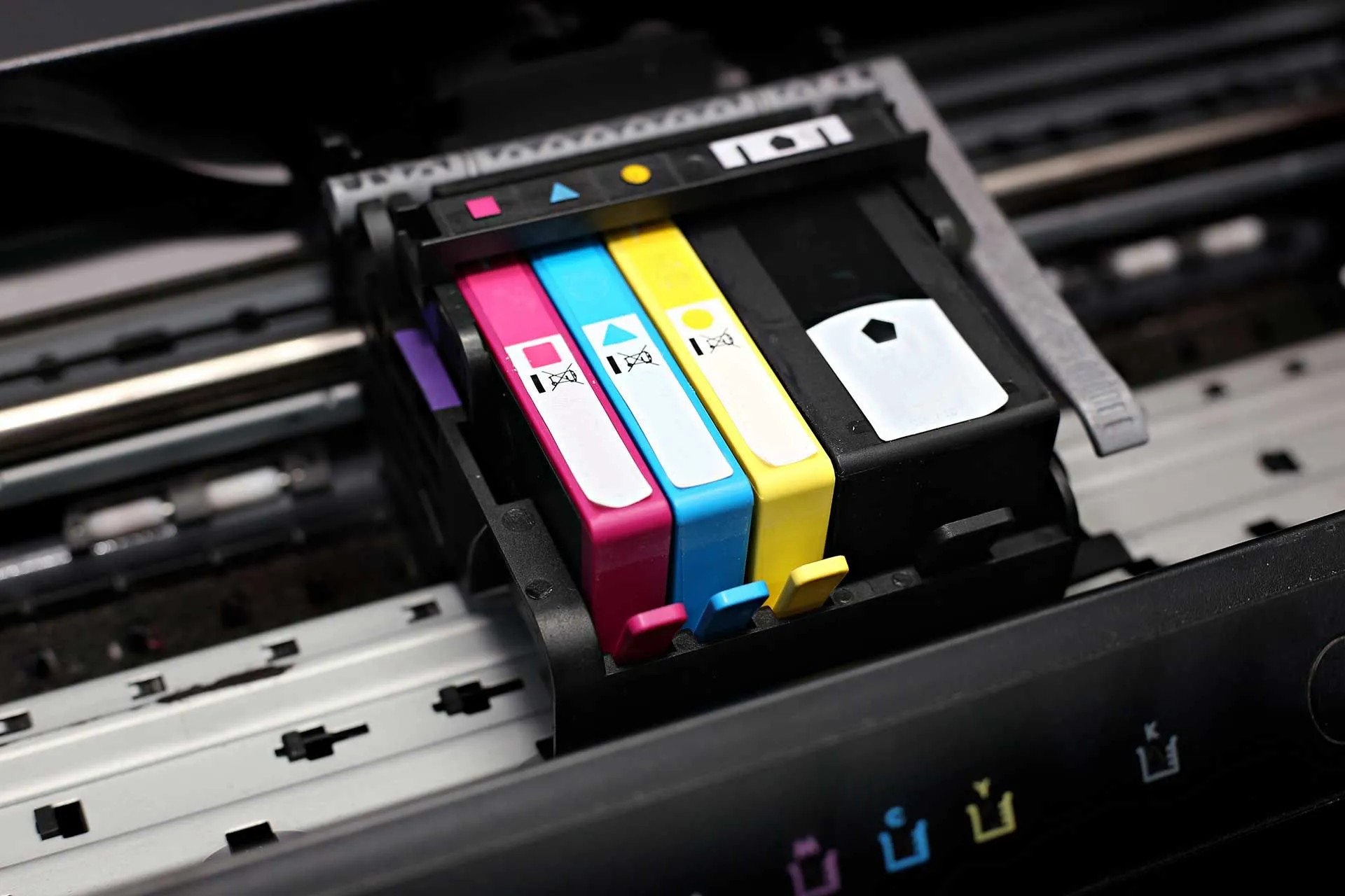 blog-pros-cons-remanufactured-toner-1920w